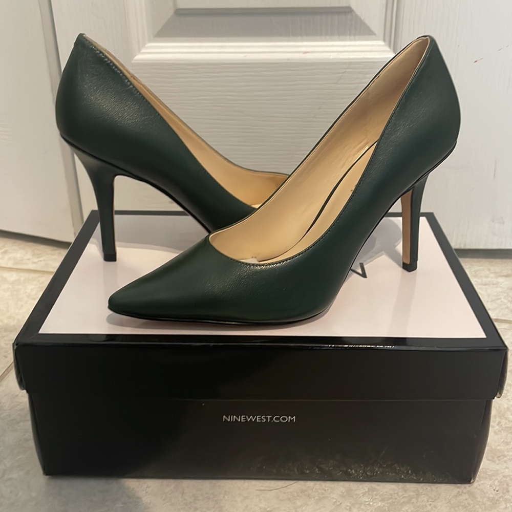 BRAND NEW NINE WEST HEELS
